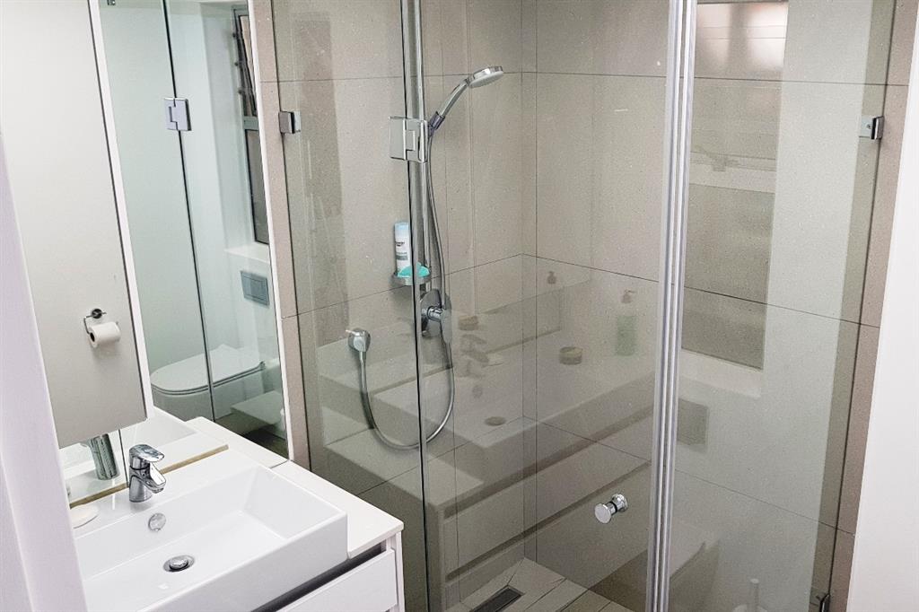 20181231_013006_BF_3rd_bathroom