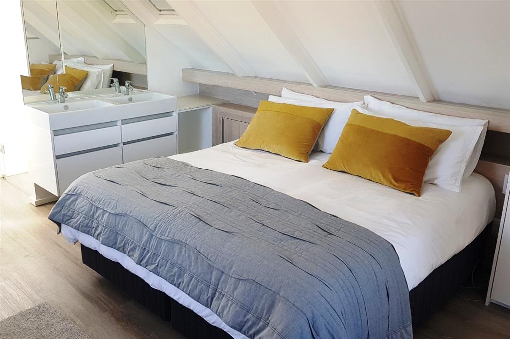 20181231_013116_BF_Master_Bedroom_1